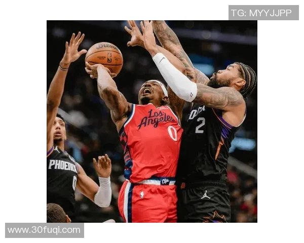 快船4连败！布克21+9格林伤退，科林斯高效爆发，哈登13+13全队最低