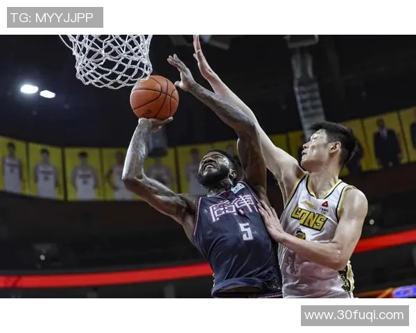 CBA半场：约克11分，浙江半场46-32领先广州